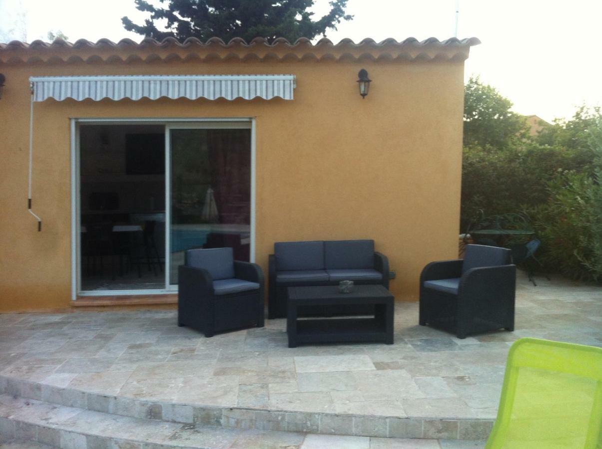 Les Cigales Des Pres Appartement Aups Exterior foto
