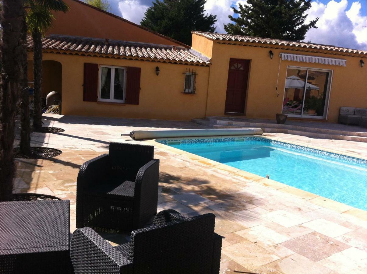 Les Cigales Des Pres Appartement Aups Exterior foto